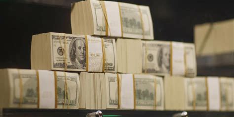 burglars steal $30 million in cash|$30 million robbery.